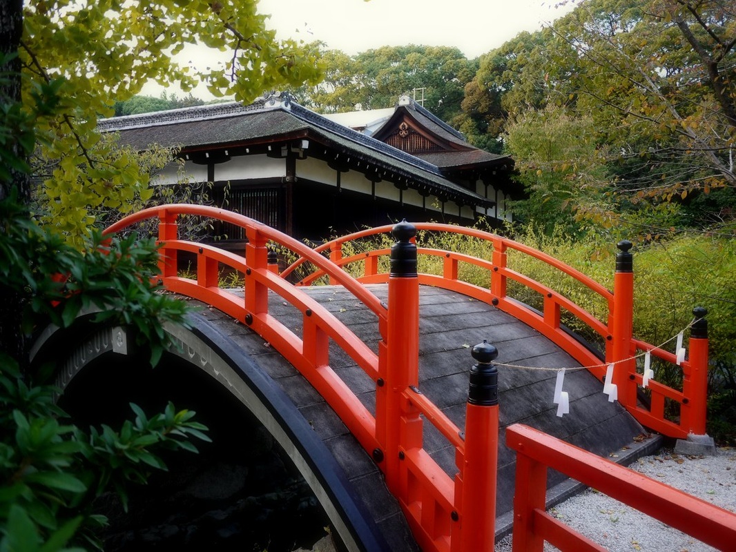 Picture of red Japanese bridge in Kyoto